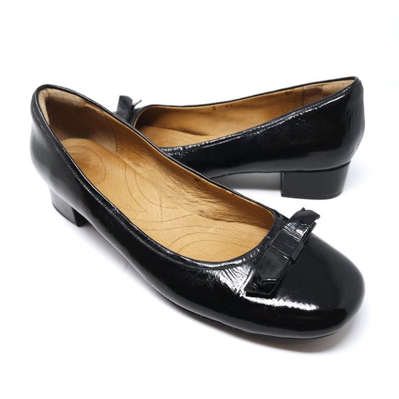 clarks bow shoes